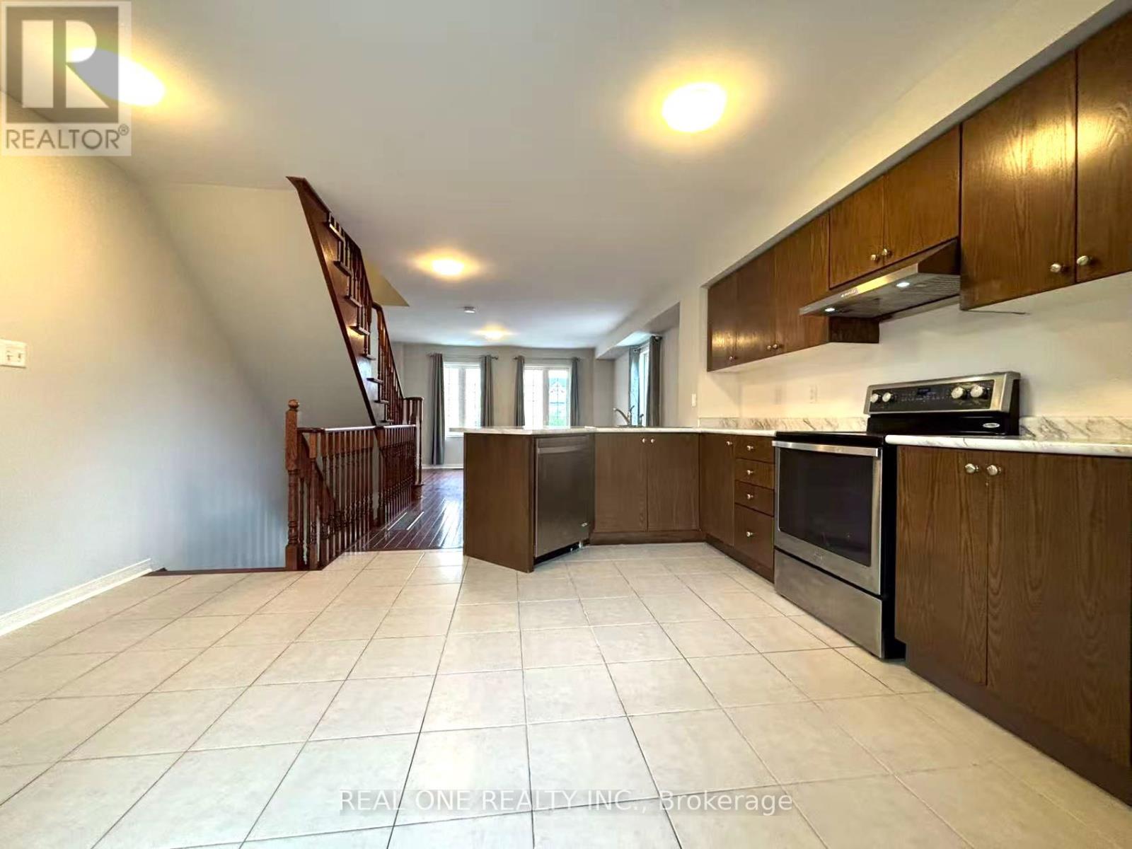 15 Adam Oates Heights, Toronto (Downsview-Roding-Cfb), Ontario  M3L 0G3 - Photo 21 - W12360670
