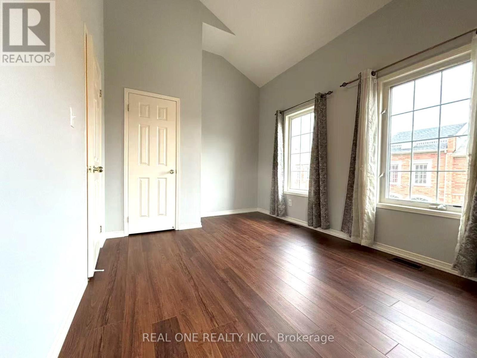 15 Adam Oates Heights, Toronto (Downsview-Roding-Cfb), Ontario  M3L 0G3 - Photo 25 - W12360670
