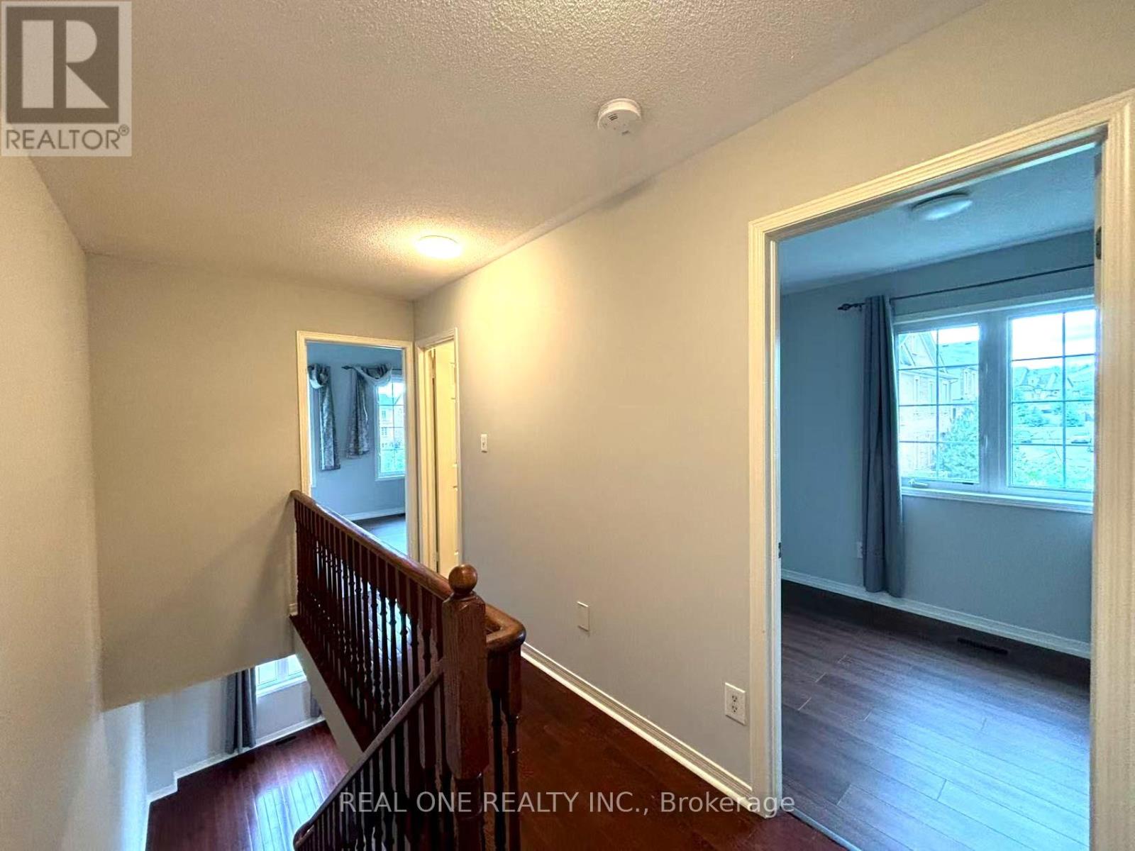 15 Adam Oates Heights, Toronto (Downsview-Roding-Cfb), Ontario  M3L 0G3 - Photo 22 - W12360670