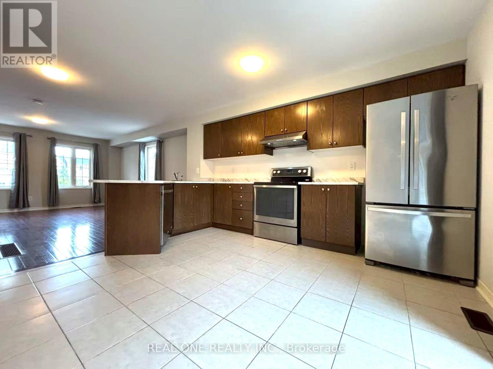 15 Adam Oates Heights, Toronto (Downsview-Roding-Cfb), Ontario  M3L 0G3 - Photo 20 - W12360670