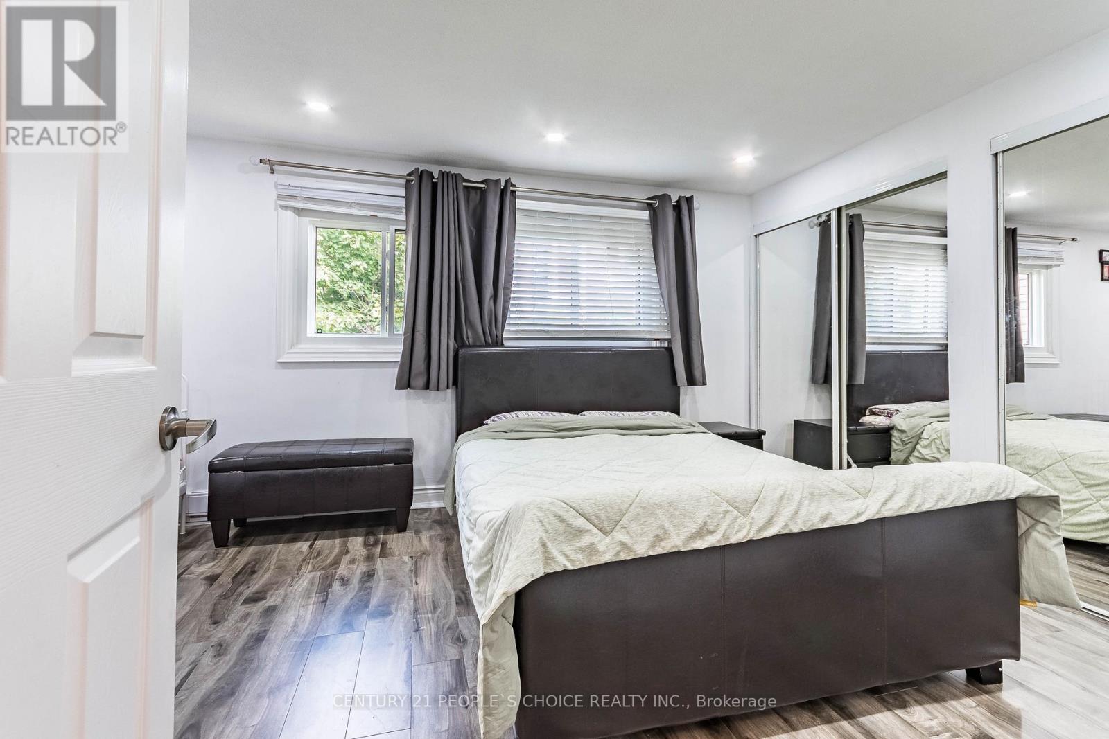 31 - 31 Mccallum Court N, Brampton, Ontario  L6W 3M4 - Photo 3 - W12363856