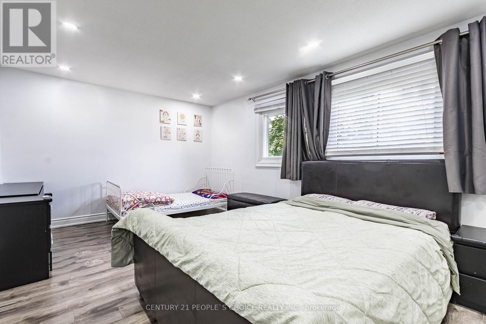 31 - 31 Mccallum Court N, Brampton, Ontario  L6W 3M4 - Photo 4 - W12363856