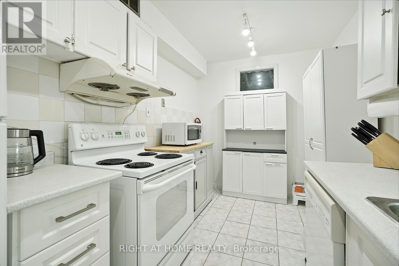 902 - 45 Silver Springs Boulevard, Toronto, Ontario  M1V 1R2 - Photo 17 - E12363889