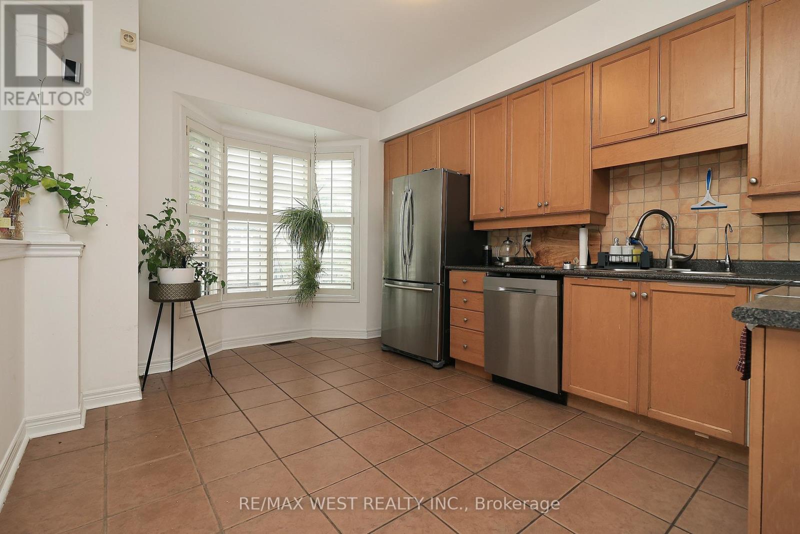 8 James Stock Path, Toronto, Ontario  M8Z 6C6 - Photo 10 - W12363898