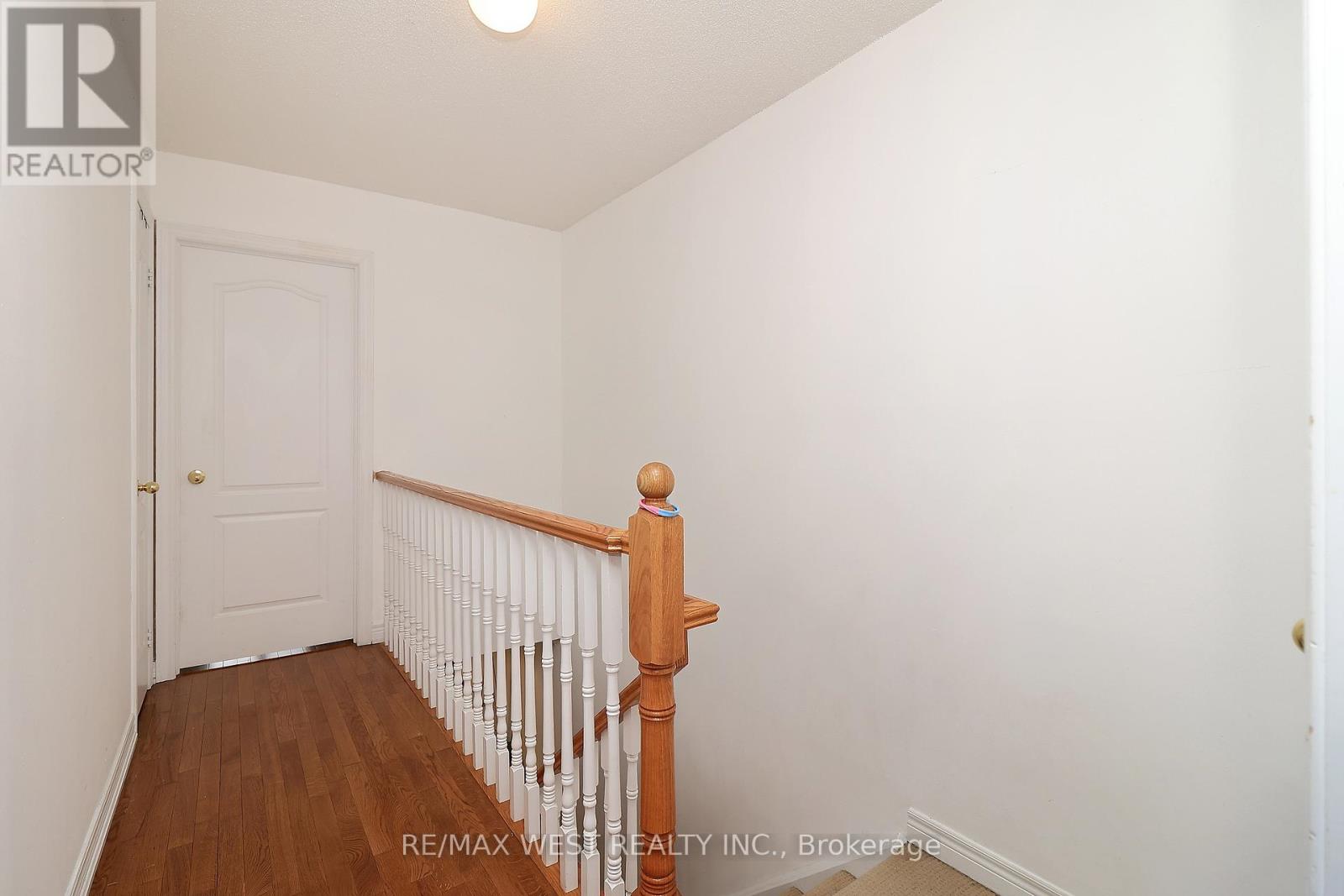 8 James Stock Path, Toronto, Ontario  M8Z 6C6 - Photo 12 - W12363898