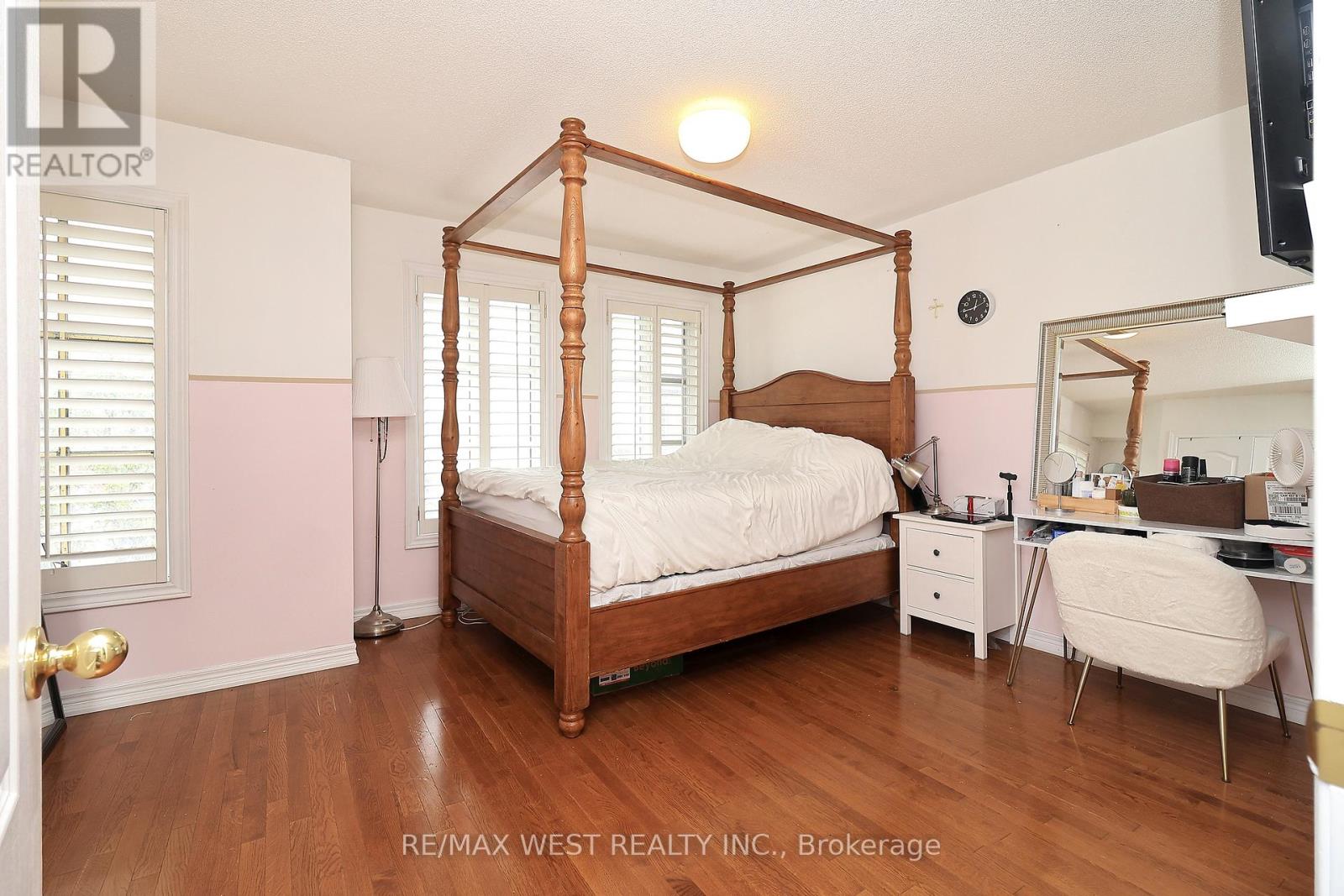 8 James Stock Path, Toronto, Ontario  M8Z 6C6 - Photo 17 - W12363898