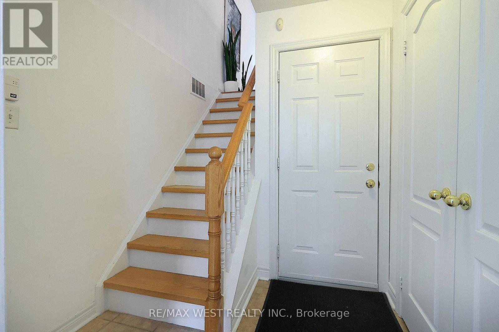 8 James Stock Path, Toronto, Ontario  M8Z 6C6 - Photo 19 - W12363898