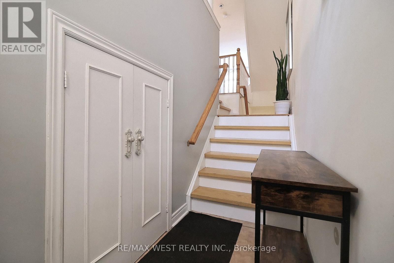 8 James Stock Path, Toronto, Ontario  M8Z 6C6 - Photo 27 - W12363898