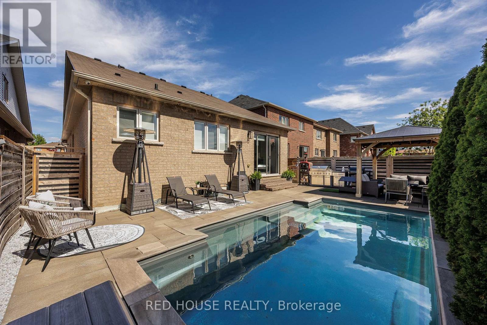 74 Mcdonnell Crescent, Bradford West Gwillimbury, Ontario  L3Z 0S7 - Photo 28 - N12363918