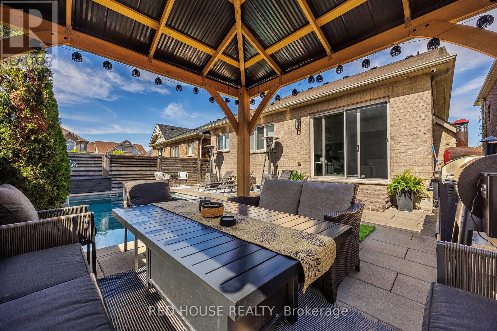 74 Mcdonnell Crescent, Bradford West Gwillimbury, Ontario  L3Z 0S7 - Photo 30 - N12363918