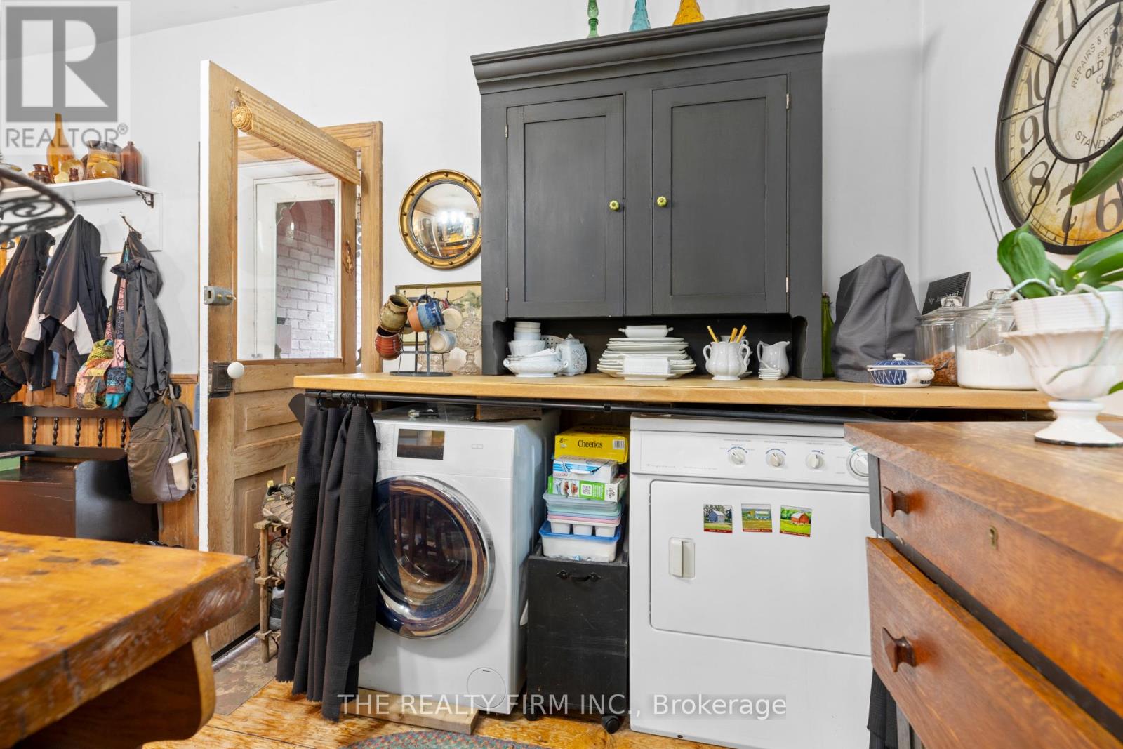 9785 John Street N, Southwold, Ontario  N0L 2E0 - Photo 11 - X12363928