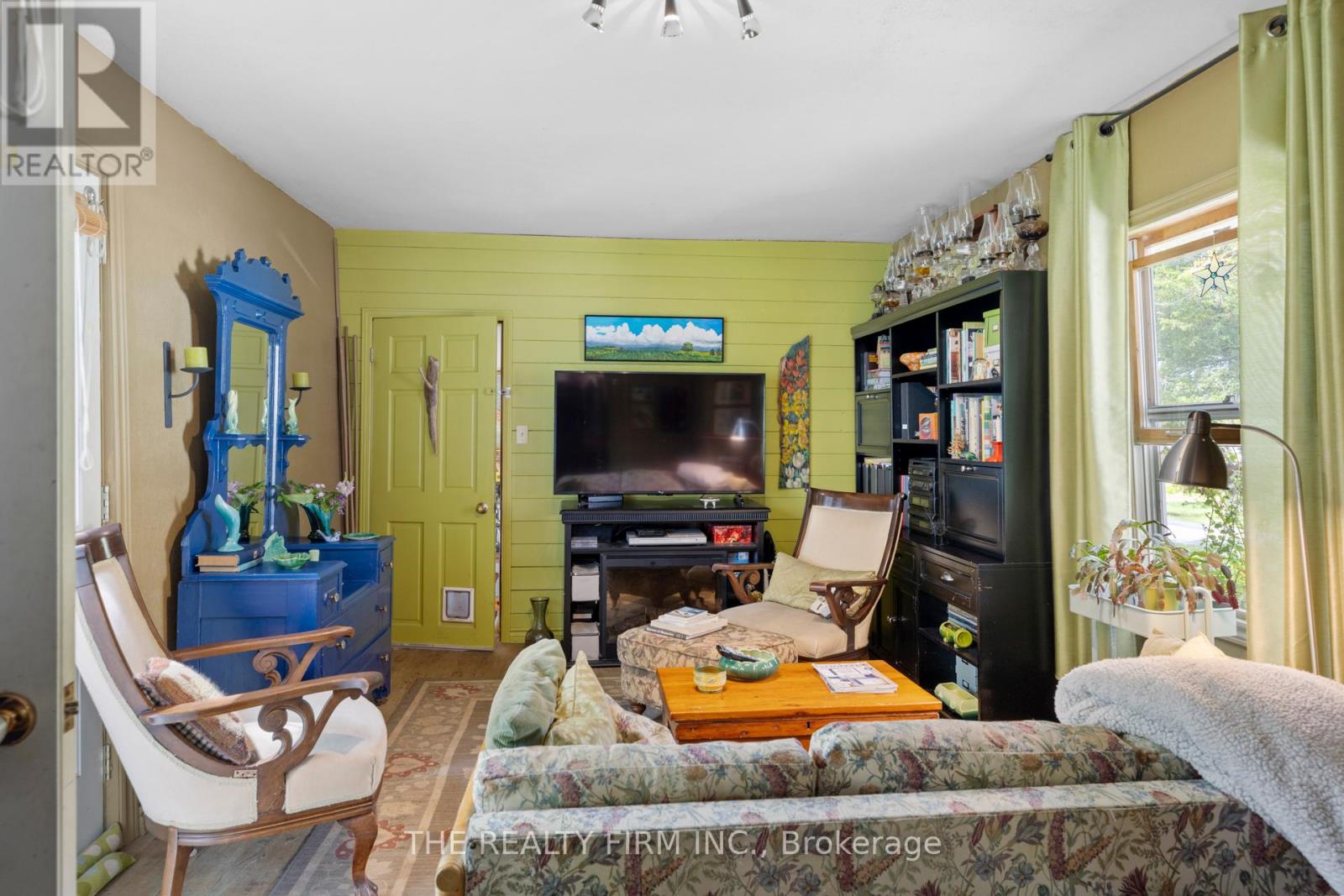 9785 John Street N, Southwold, Ontario  N0L 2E0 - Photo 17 - X12363928