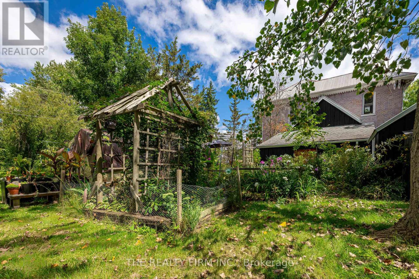 9785 John Street N, Southwold, Ontario  N0L 2E0 - Photo 27 - X12363928