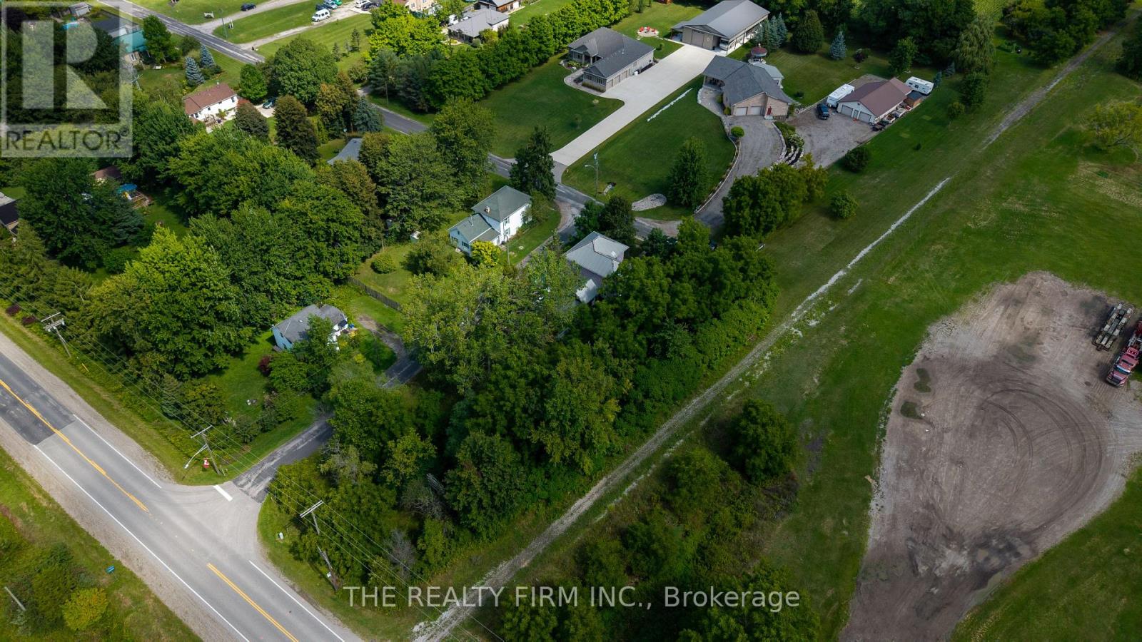 9785 John Street N, Southwold, Ontario  N0L 2E0 - Photo 36 - X12363928