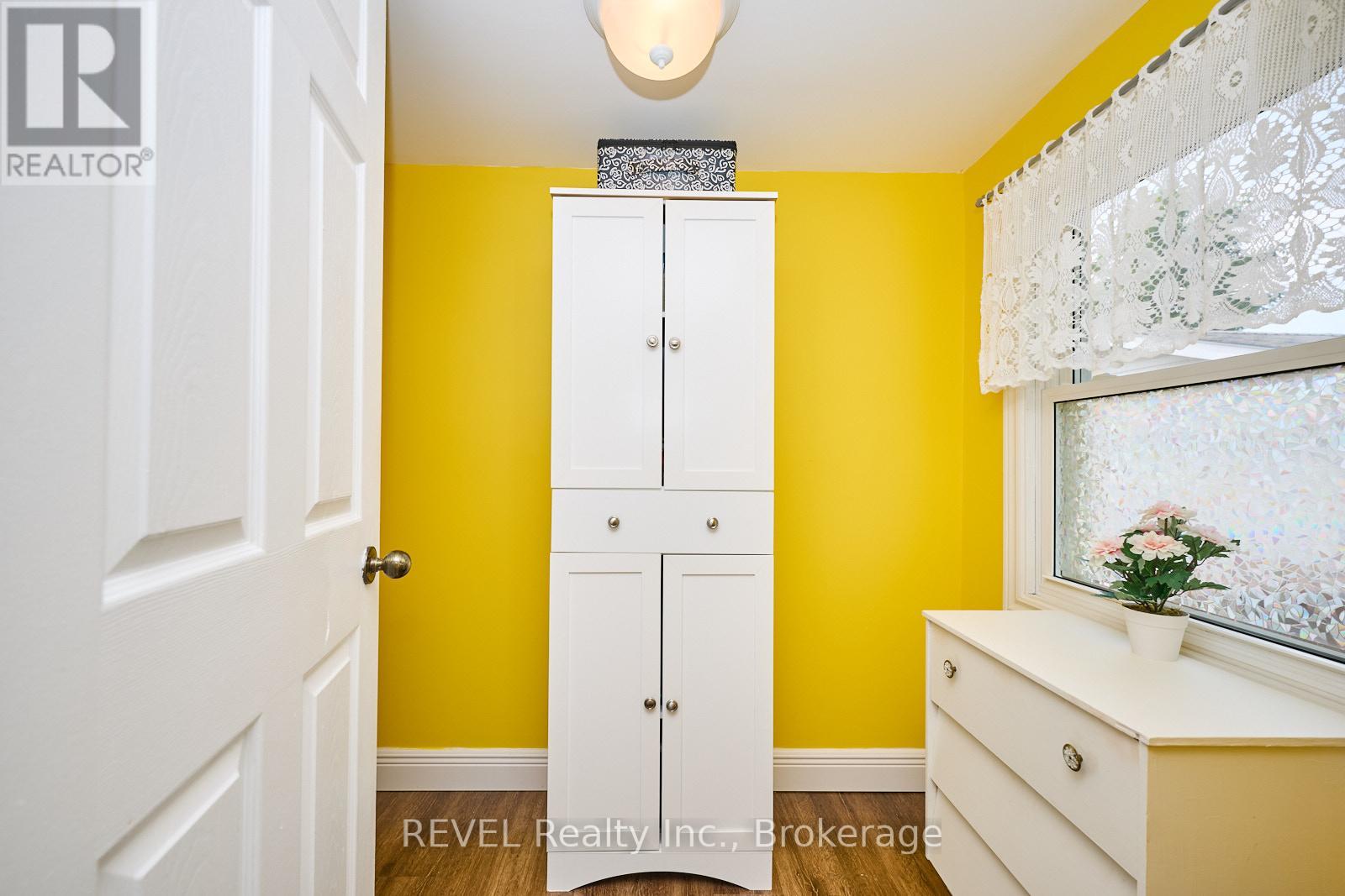 382 Hennepin Avenue, Welland, Ontario  L3B 4T5 - Photo 10 - X12363933
