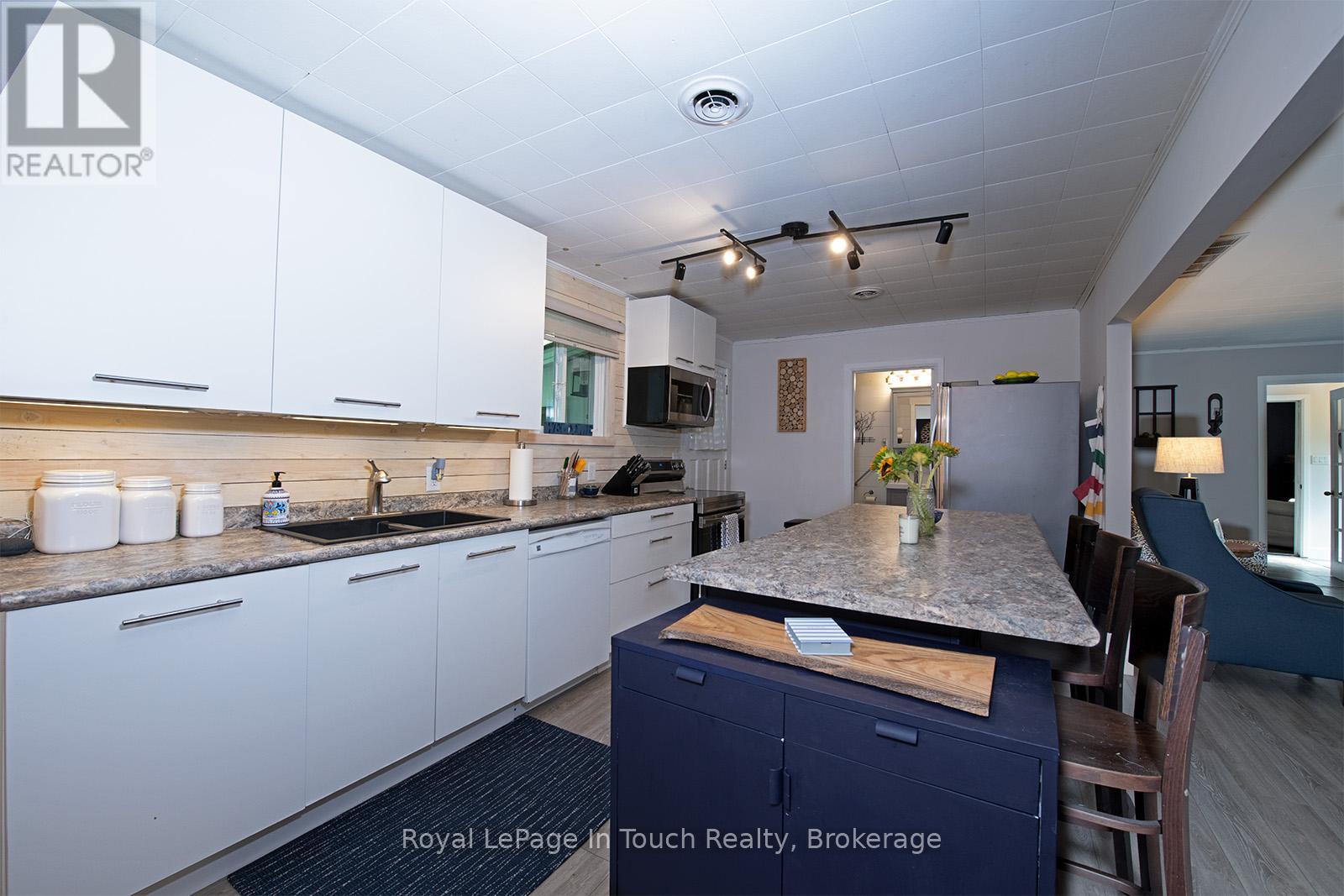3 Cyril Martin Place, Severn, Ontario  L0K 1E0 - Photo 23 - S12363929