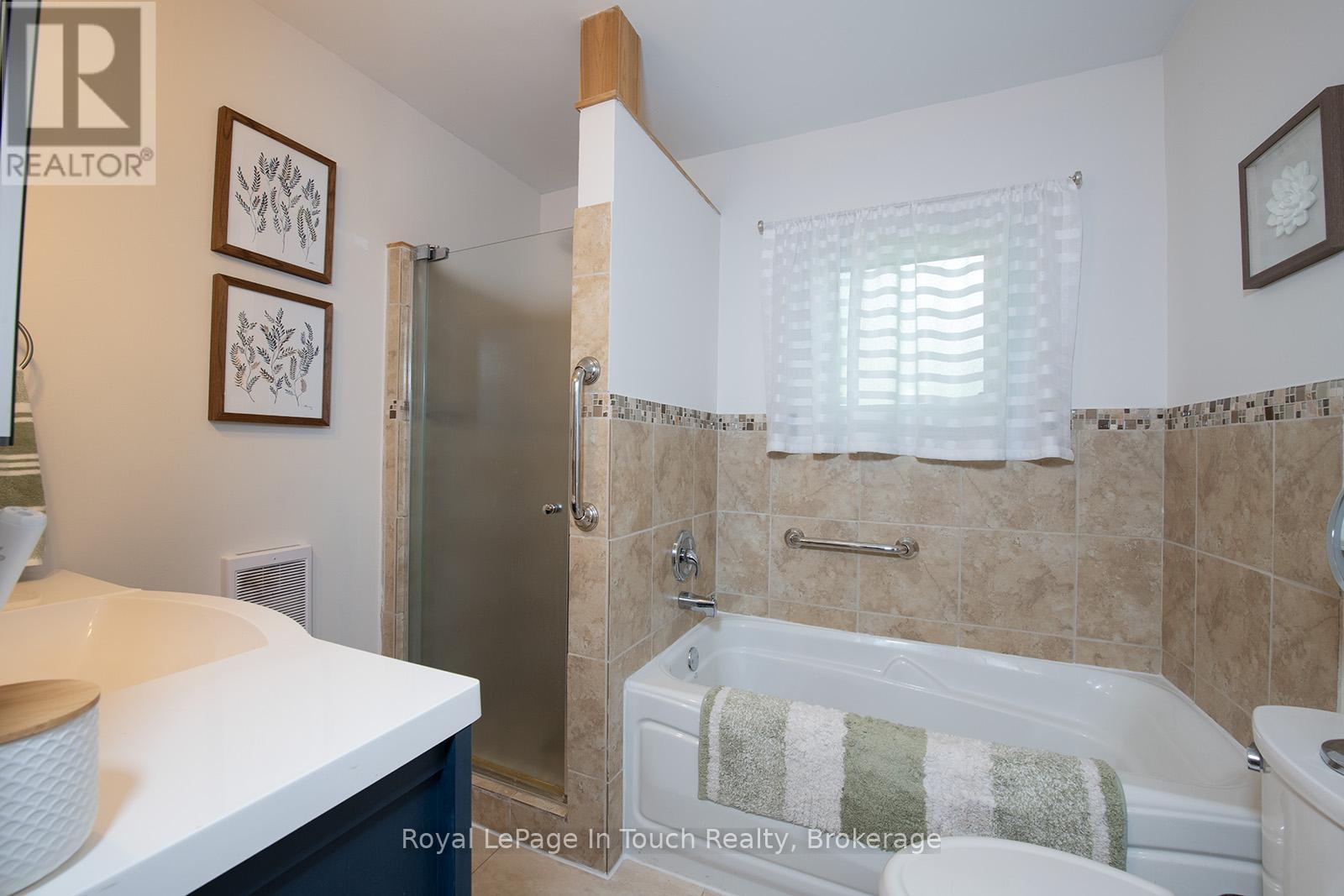 3 Cyril Martin Place, Severn, Ontario  L0K 1E0 - Photo 32 - S12363929