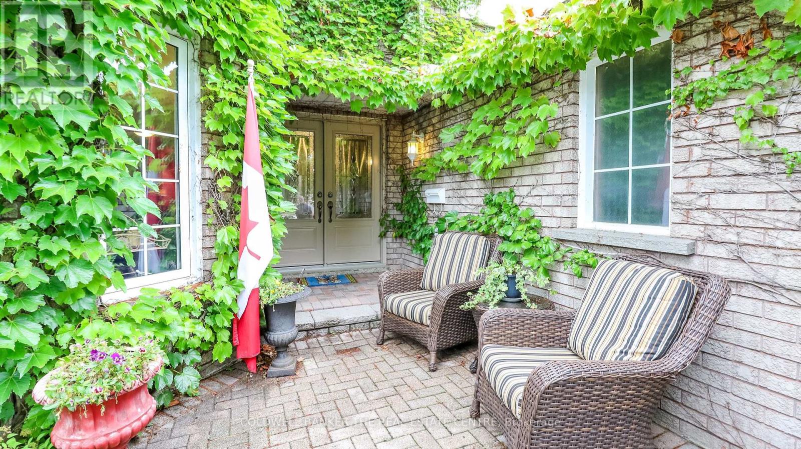 12 Gordon Court, Barrie, Ontario  L4N 7A4 - Photo 4 - S12363925