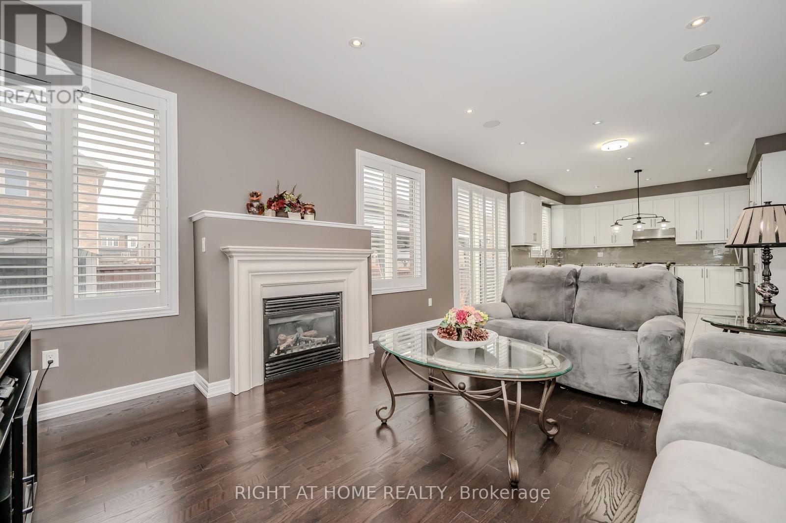 64 Kalmia Road, Brampton, Ontario  L6X 4N4 - Photo 14 - W12363927