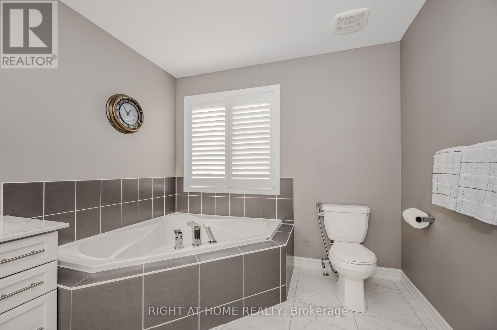64 Kalmia Road, Brampton, Ontario  L6X 4N4 - Photo 22 - W12363927