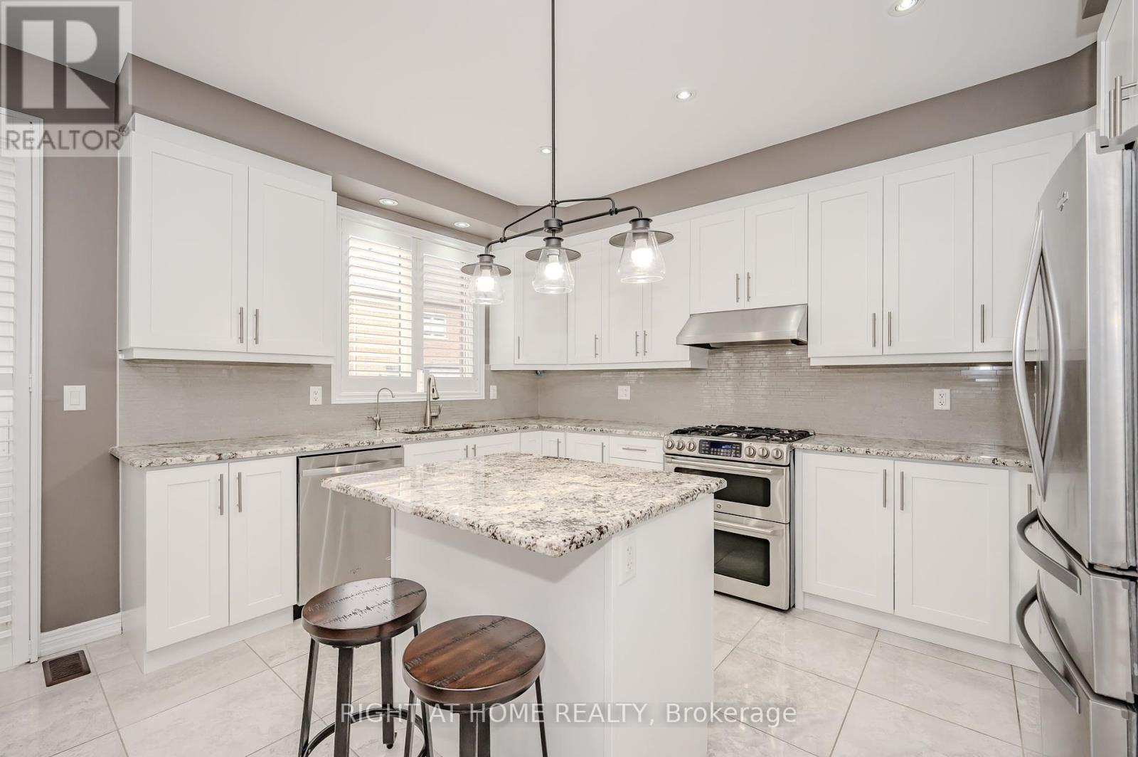 64 Kalmia Road, Brampton, Ontario  L6X 4N4 - Photo 8 - W12363927