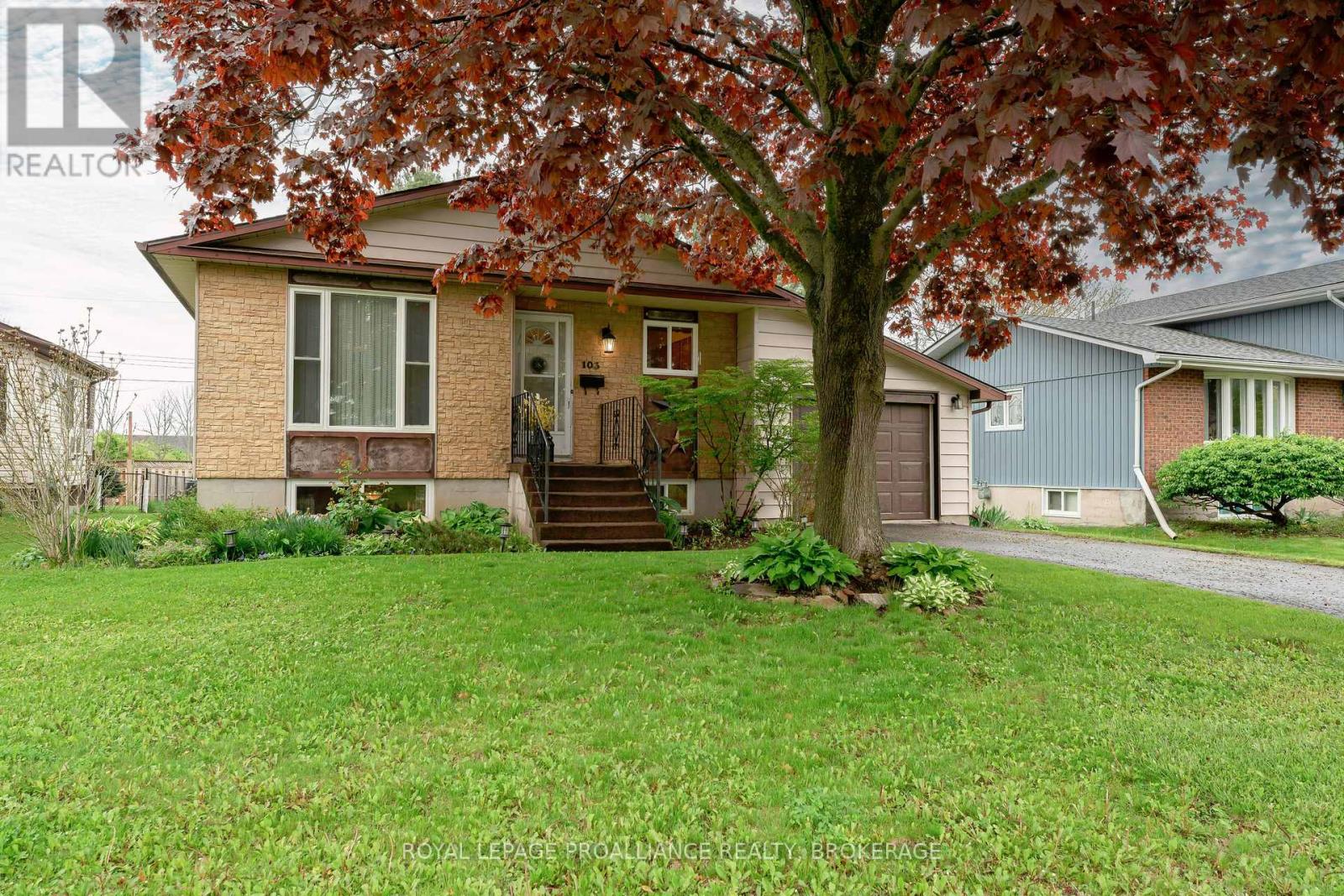 103 Elmwood Drive, Gananoque, Ontario  K7G 3A5 - Photo 2 - X12363950