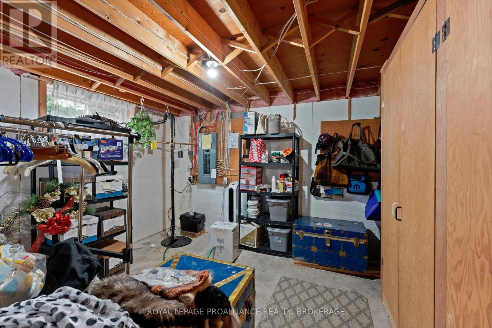 103 Elmwood Drive, Gananoque, Ontario  K7G 3A5 - Photo 35 - X12363950