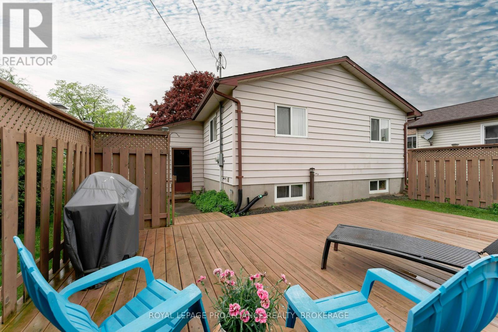 103 Elmwood Drive, Gananoque, Ontario  K7G 3A5 - Photo 38 - X12363950