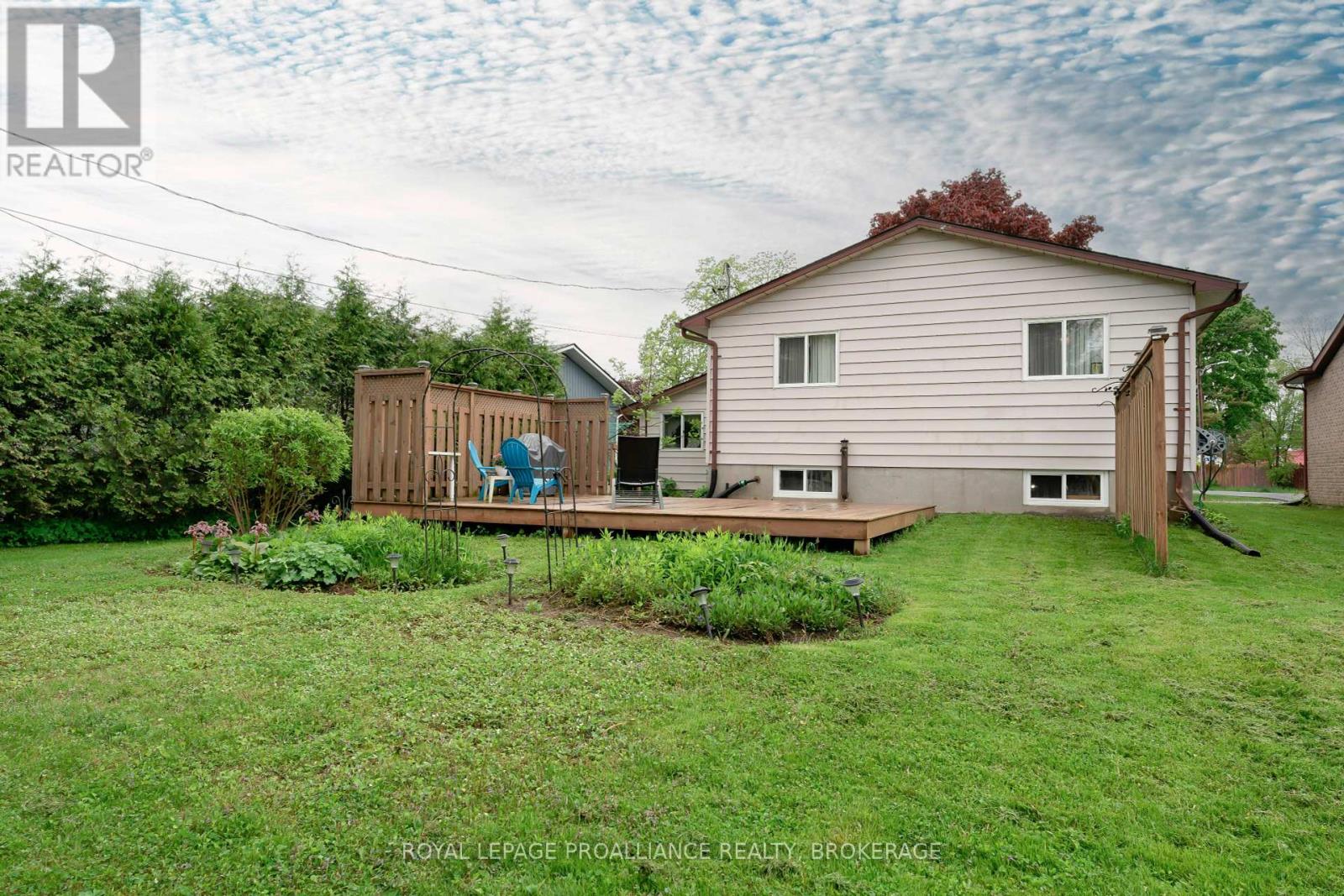 103 Elmwood Drive, Gananoque, Ontario  K7G 3A5 - Photo 42 - X12363950
