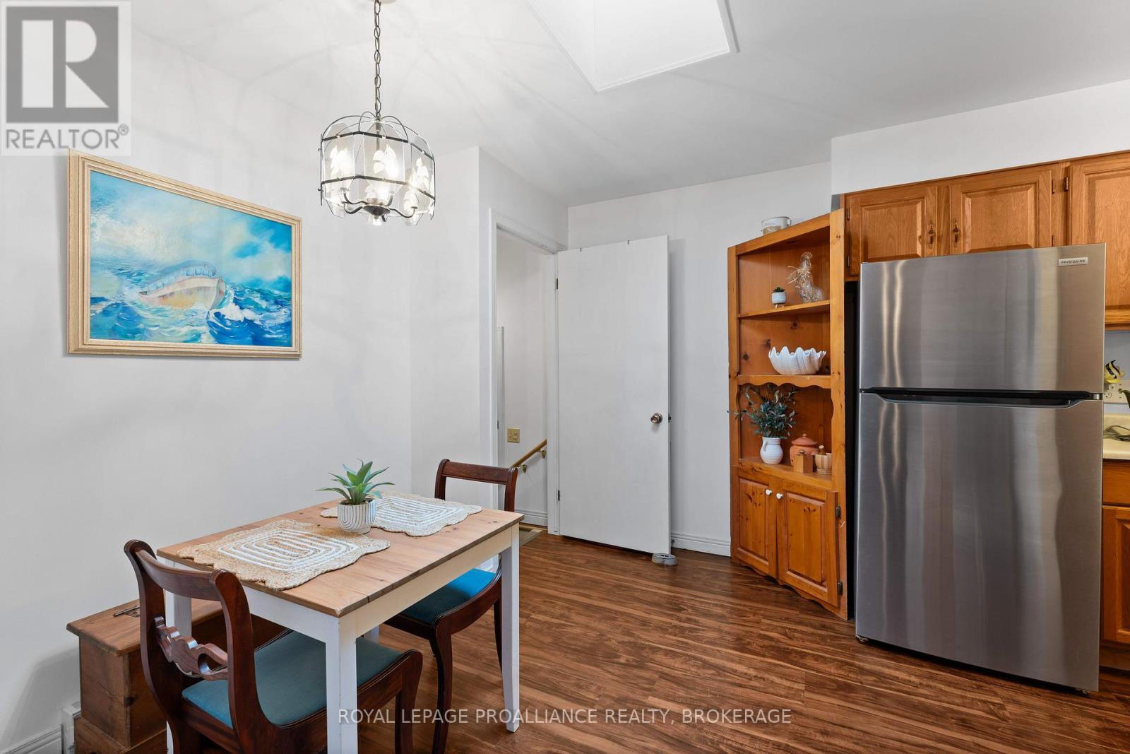 103 Elmwood Drive, Gananoque, Ontario  K7G 3A5 - Photo 7 - X12363950
