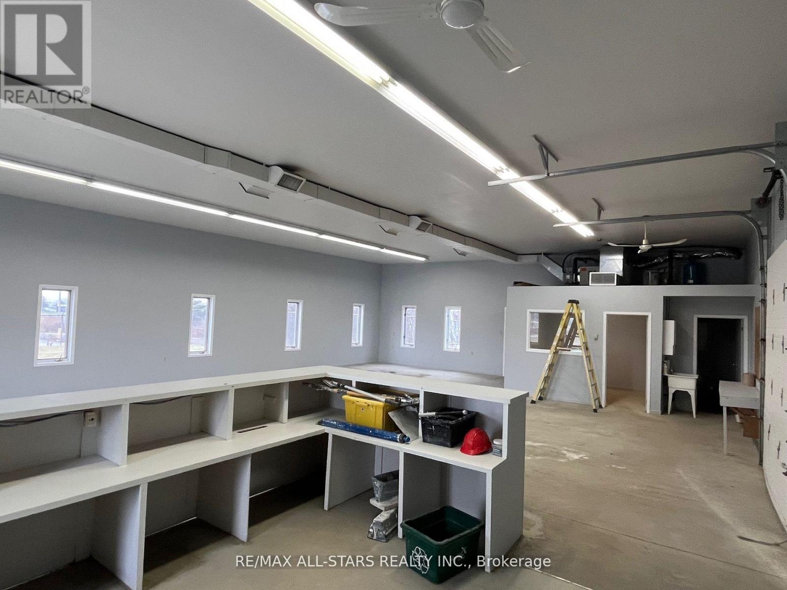 9 Callaghan's Road, Kawartha Lakes, Ontario  K9V 4R4 - Photo 10 - X12363949