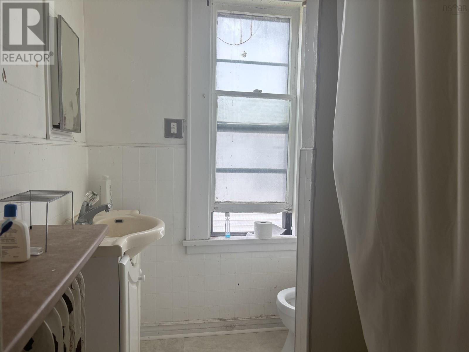 34 Amelia Street, Sydney, Nova Scotia  B1P 6C2 - Photo 6 - 202521581