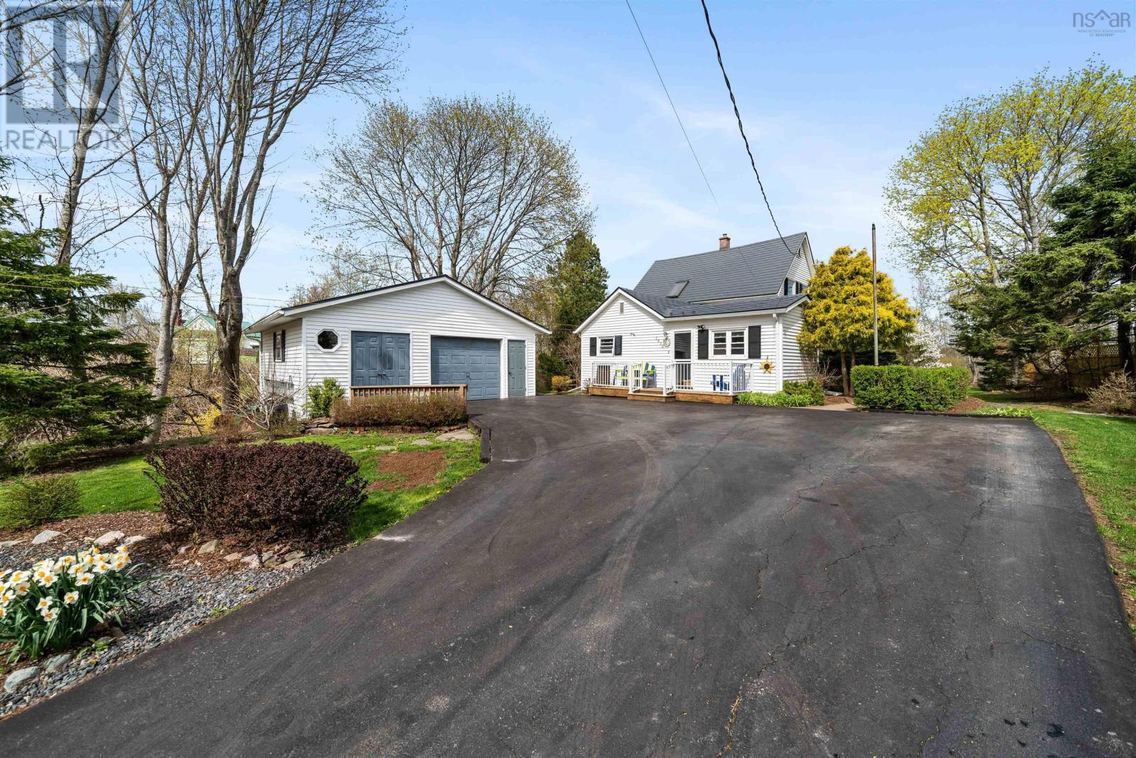 1932 College Street, Westville, Nova Scotia  B0K 2A0 - Photo 1 - 202516177