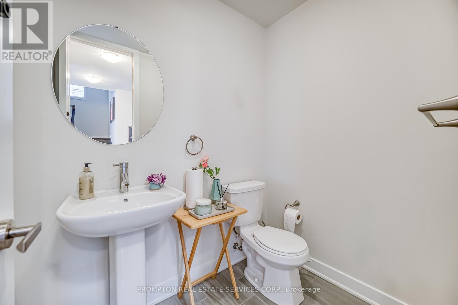 48 Helliwell Crescent, Richmond Hill, Ontario  L4E 1C4 - Photo 14 - N12363958
