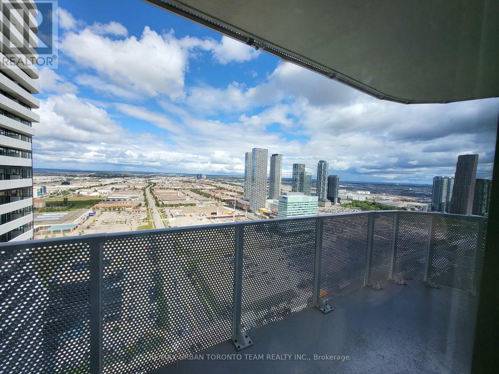 3905 - 28 Interchange Way, Vaughan, Ontario L4K 0P8 - Photo 4 - N12363961