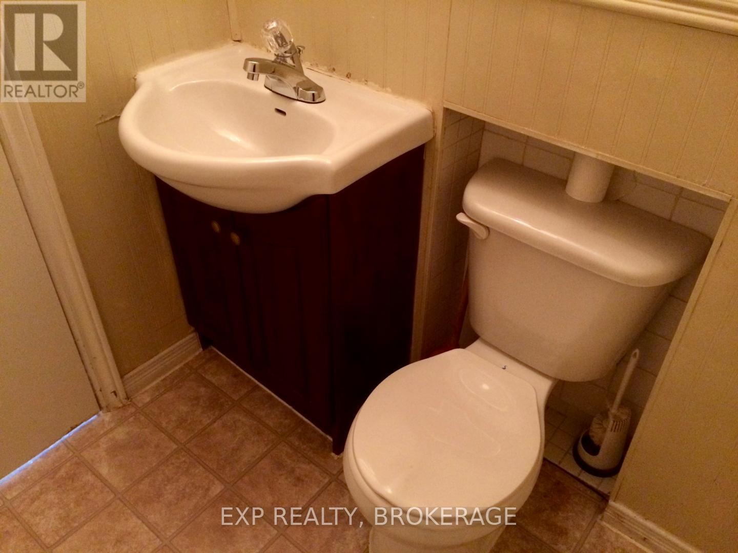 35 Maccauley Street, Kingston, Ontario  K7K 2V8 - Photo 12 - X12363972