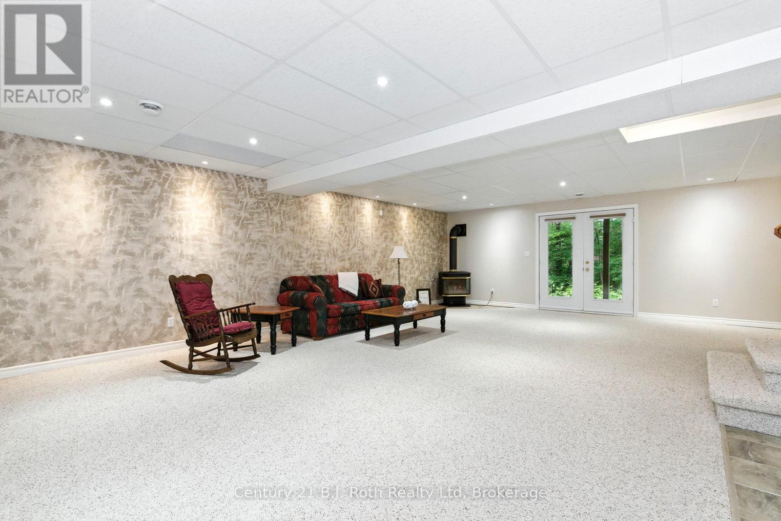 1749 Golf Link Road, Tiny, Ontario  L0L 2J0 - Photo 31 - S12363981