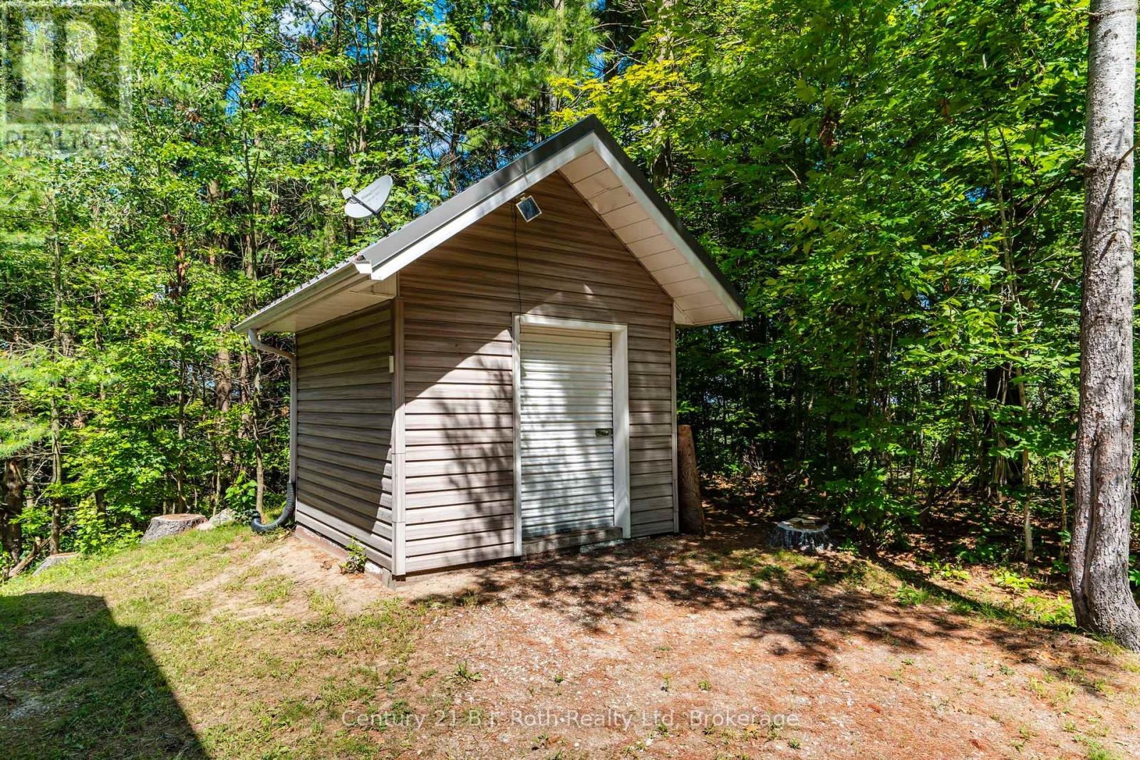 1749 Golf Link Road, Tiny, Ontario  L0L 2J0 - Photo 44 - S12363981