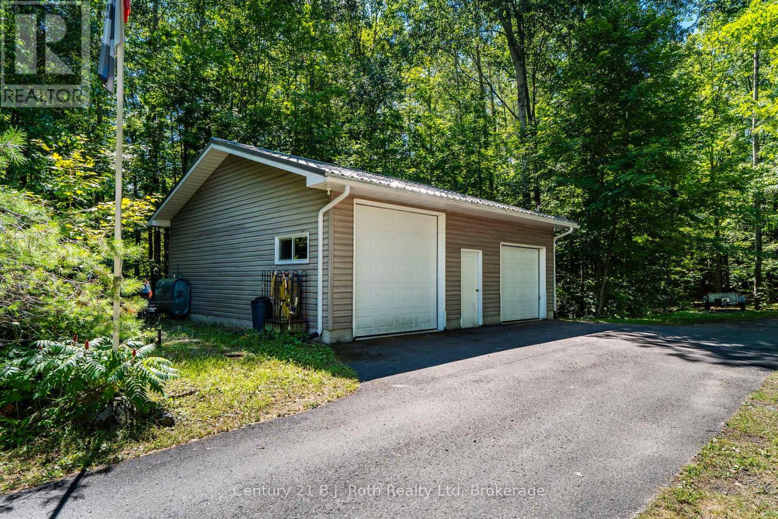 1749 Golf Link Road, Tiny, Ontario  L0L 2J0 - Photo 46 - S12363981