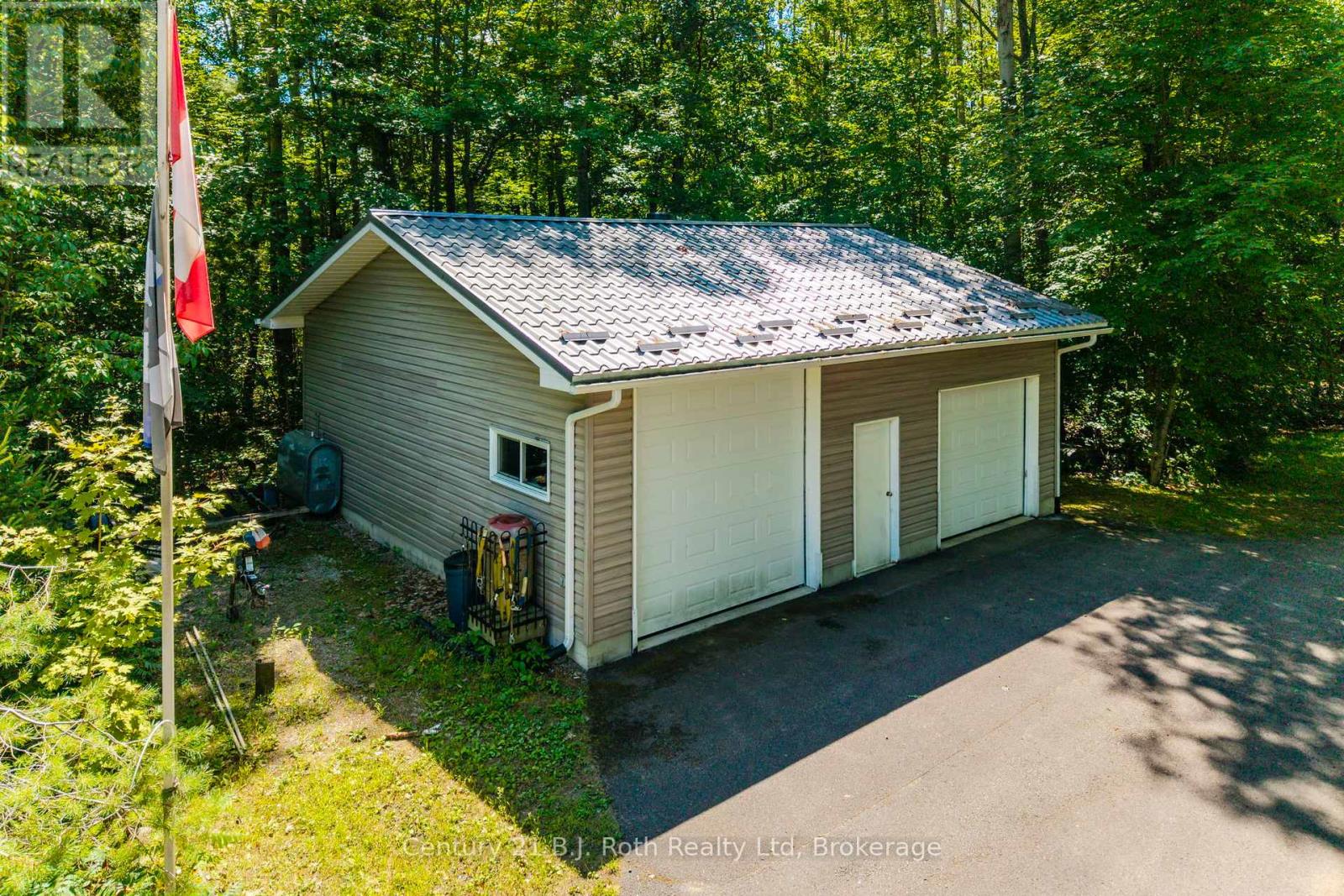 1749 Golf Link Road, Tiny, Ontario  L0L 2J0 - Photo 47 - S12363981