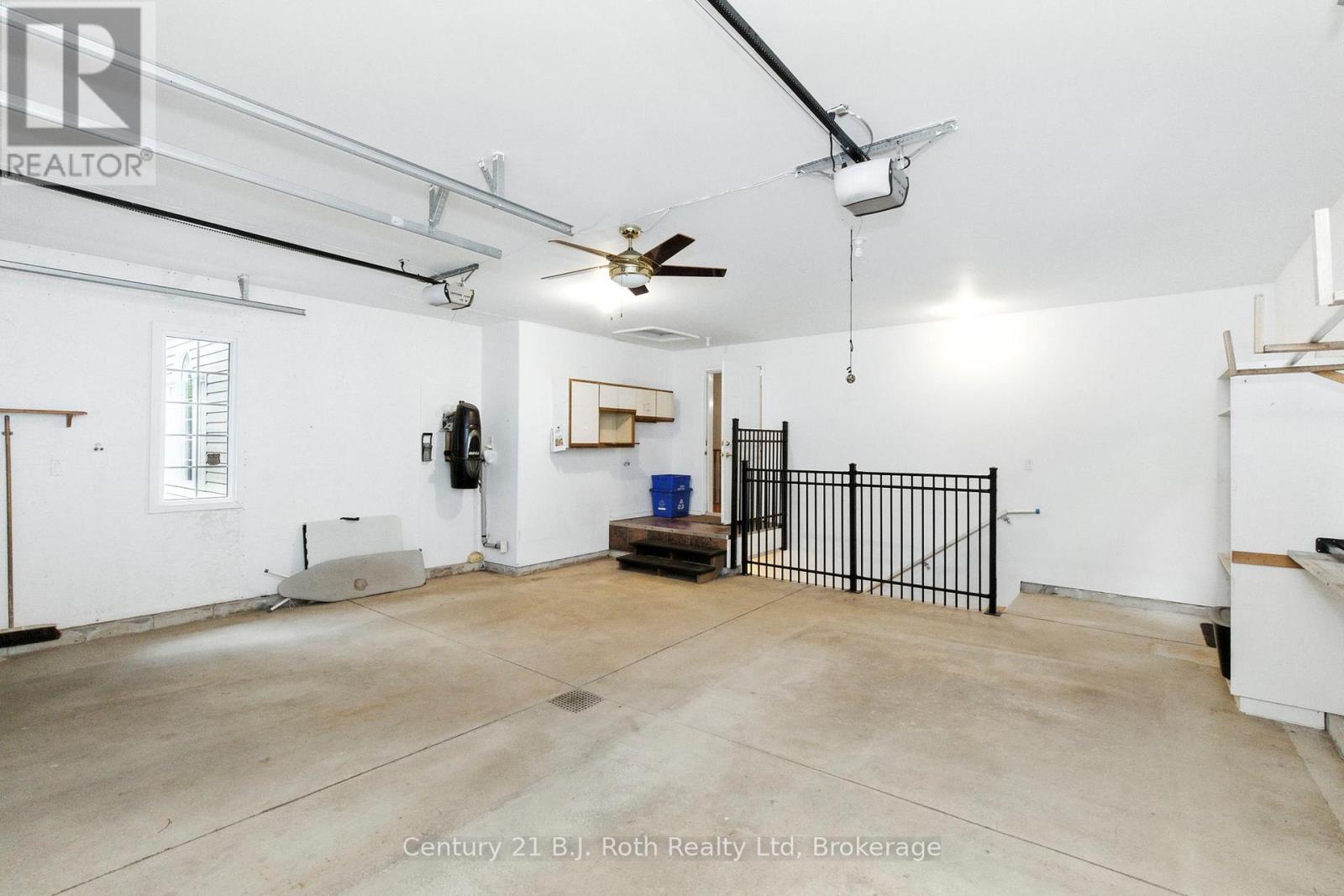 1749 Golf Link Road, Tiny, Ontario  L0L 2J0 - Photo 6 - S12363981