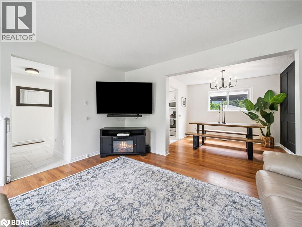 8 Darren Drive, Essa, Ontario  L0M 1B3 - Photo 12 - 40763204