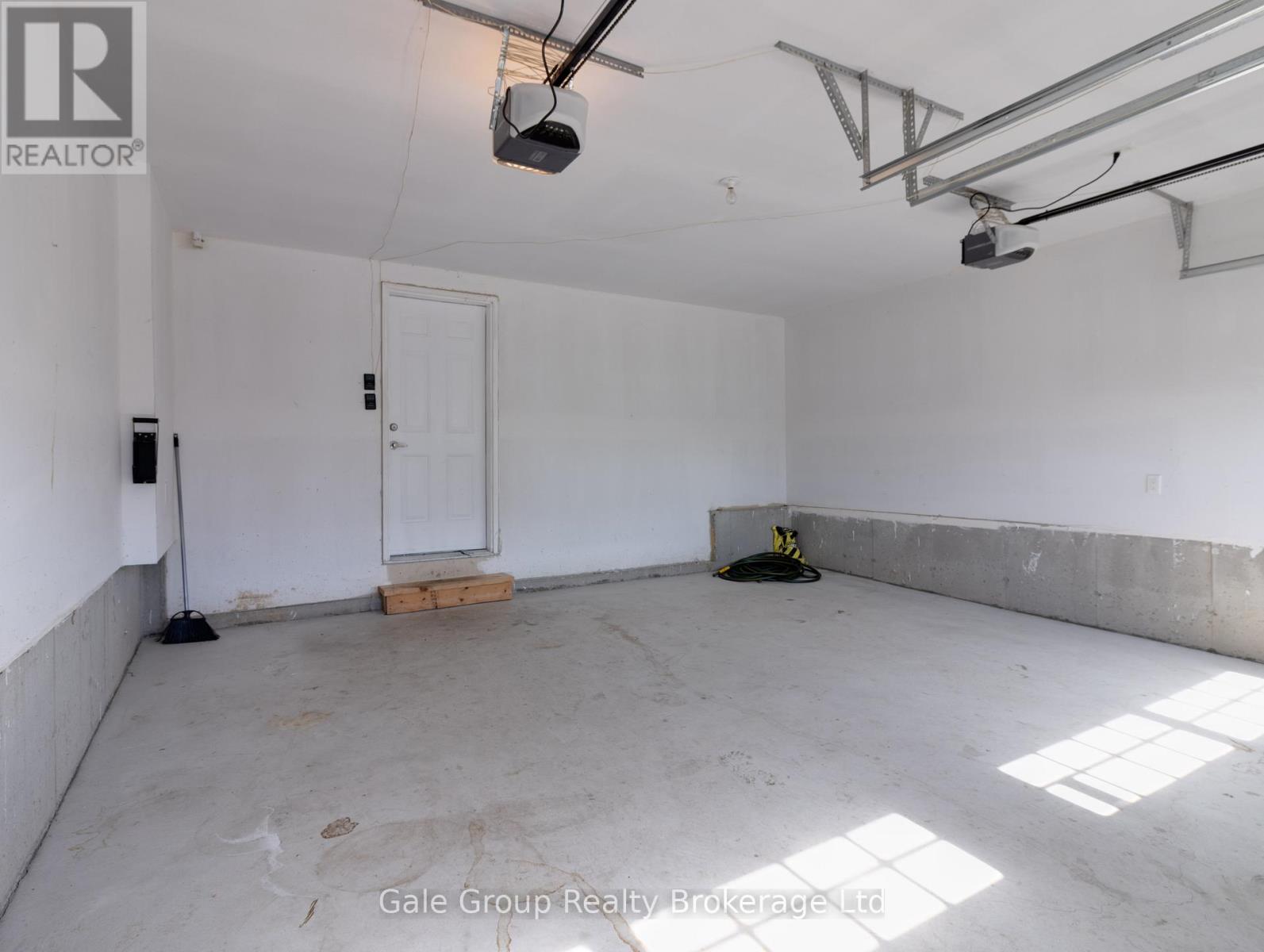 200 Harcourt Crescent S, Woodstock (Woodstock - North), Ontario  N4T 0L3 - Photo 37 - X12363963