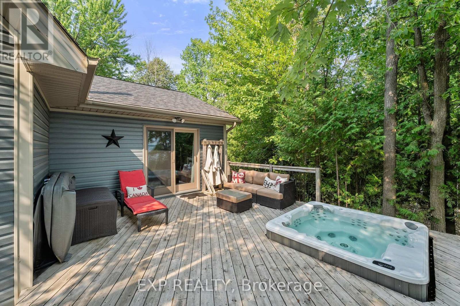 548 Bear Road, Georgina Islands, Ontario  L0E 1R0 - Photo 35 - N12346058