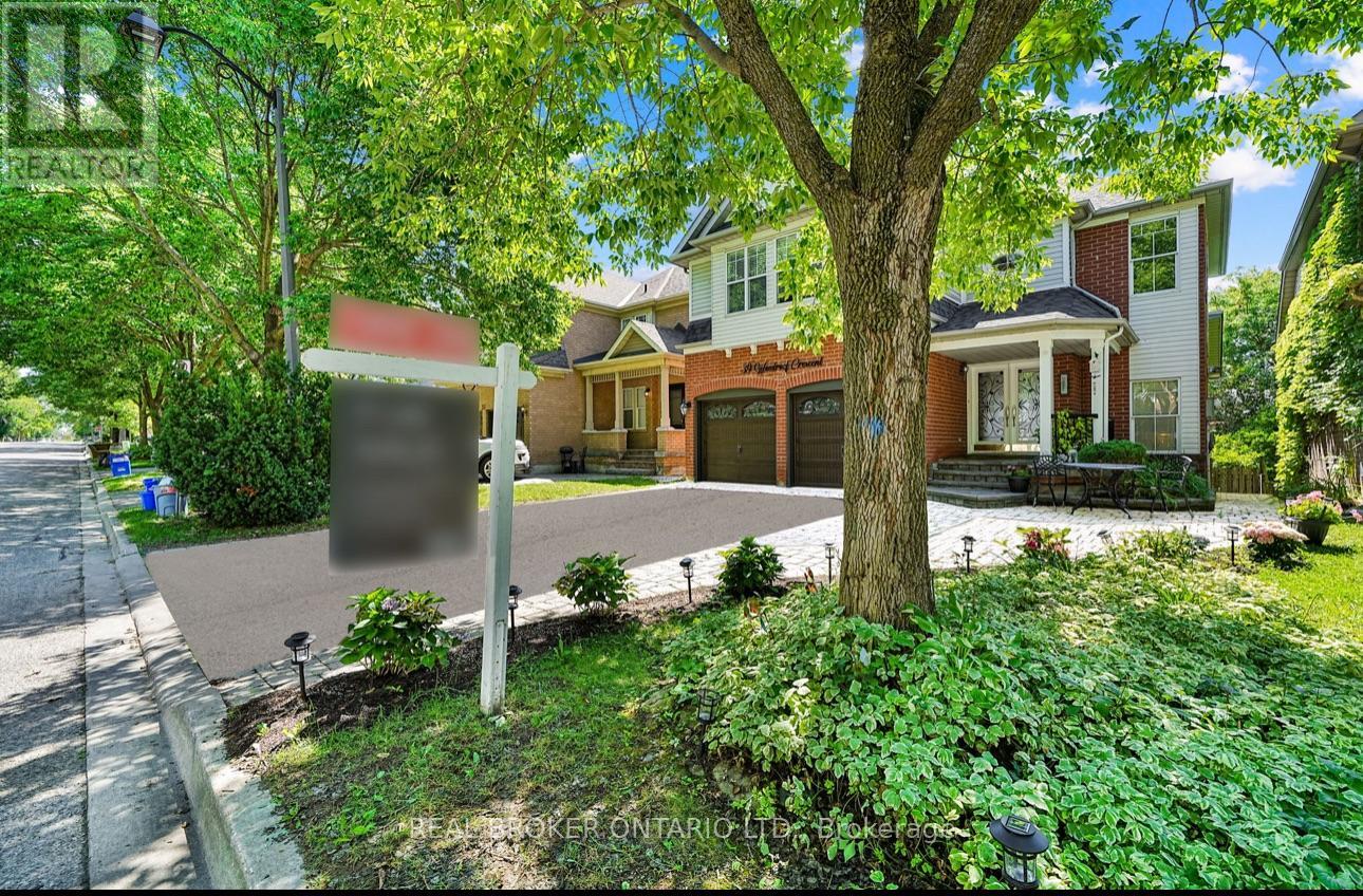 Property at 39 WOODROOF CRESCENT image 3