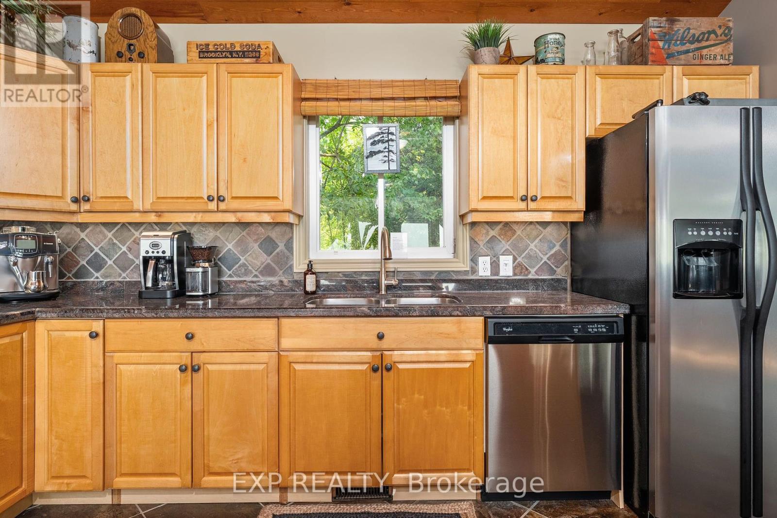 548 Bear Road, Georgina Islands, Ontario  L0E 1R0 - Photo 17 - N12346058
