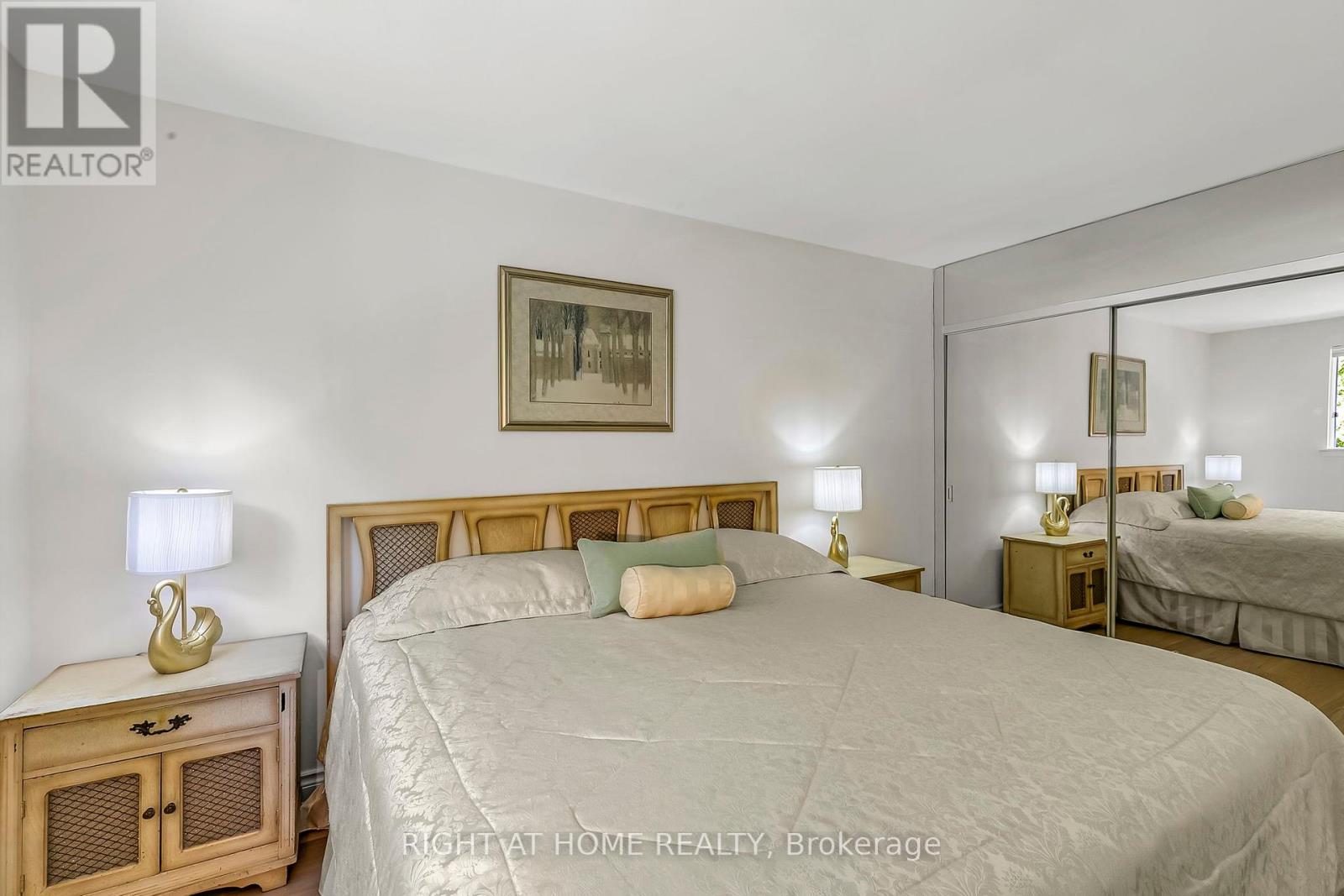 168 Springhead Gardens, Richmond Hill, Ontario  L4C 5C6 - Photo 20 - N12363984