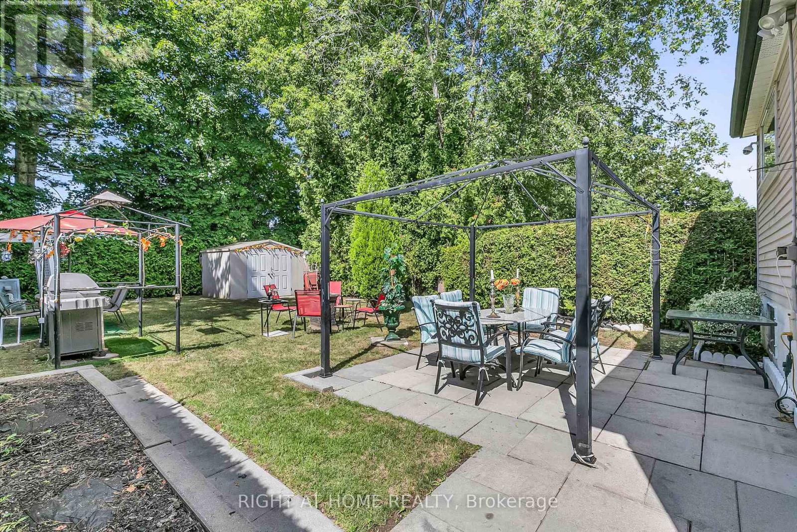 168 Springhead Gardens, Richmond Hill, Ontario  L4C 5C6 - Photo 37 - N12363984