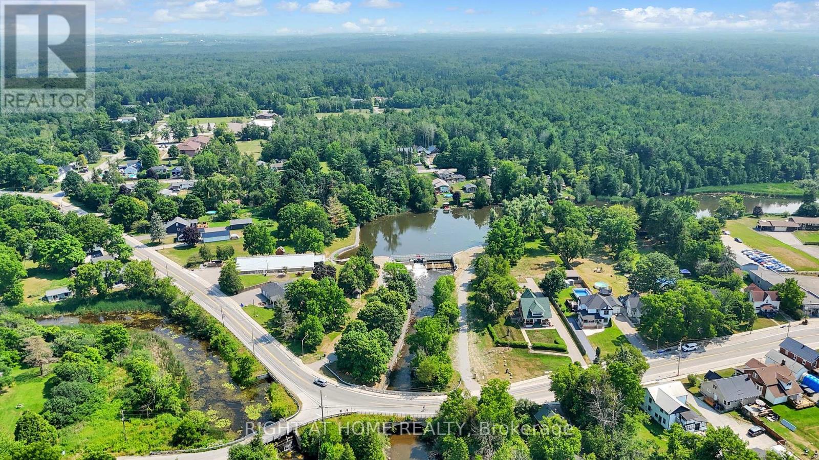235 Pefferlaw Road, Georgina (Pefferlaw), Ontario  L0E 1N0 - Photo 2 - N12363995