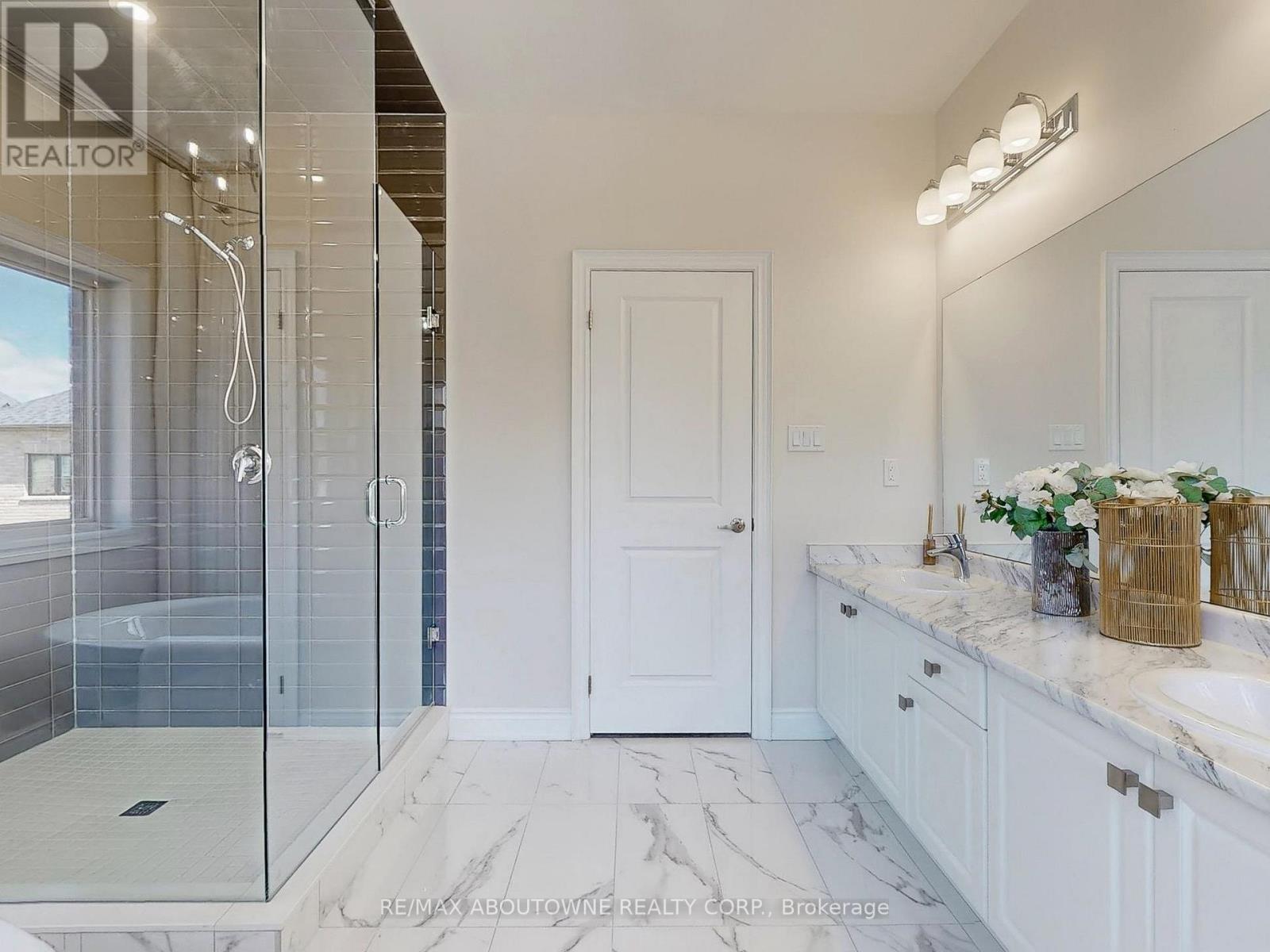 91 Hallaran Road, Oakville, Ontario  L6H 0Z9 - Photo 21 - W12363941